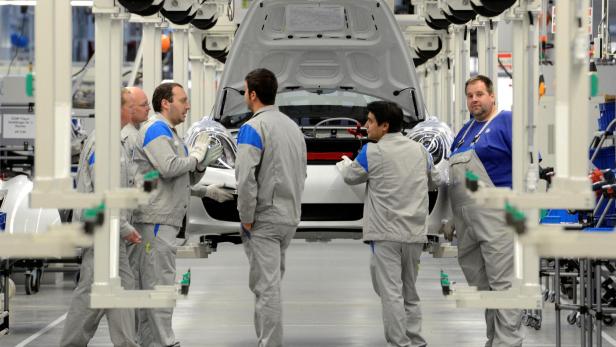 Die Berufsprofile in der Automobilbranche werden sich laut VW rasant ändern.