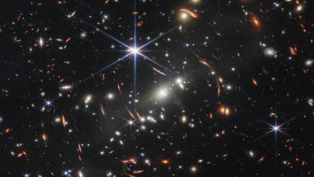 Das "Deep Space"-Foto des James-Webb-Teleskops.