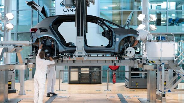 VW setzt verstärkt auf die Produktion von E-Autos.