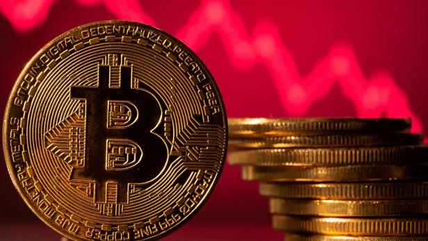 Bitcoin sackt erneut ab: Kryptowährungen weiter unter Druck (Symbolbild)