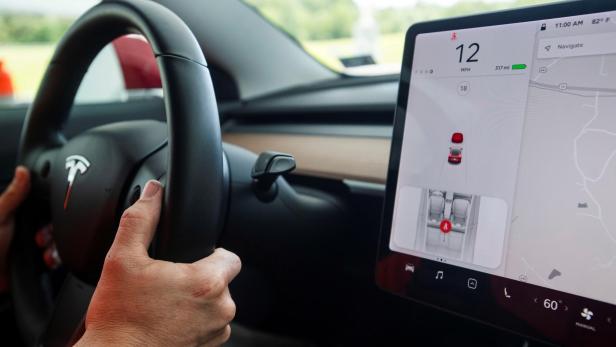 Tesla weitet seine Full Self Driving Software aus.