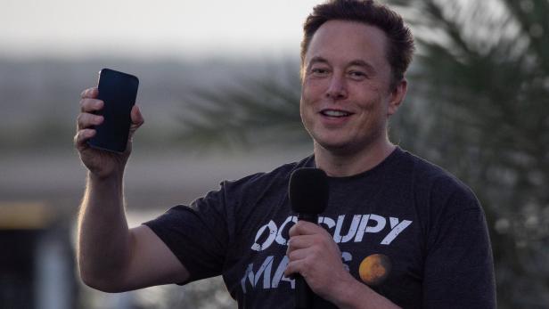 Musk will neues Handy bauen, wenn Twitter aus App-Stores fliegt