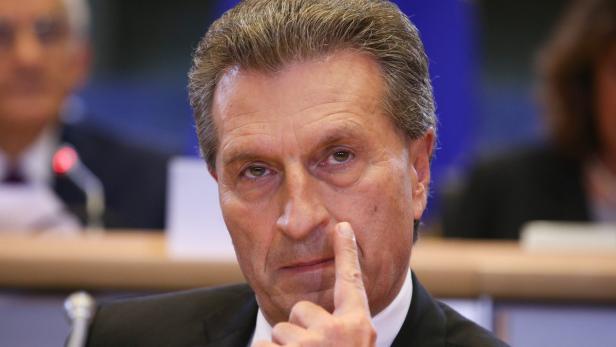 EU-Kommissar Oettinger forciert das Internet der Dinge - selbstfahrende Autos sollen dank 5G in Europa schneller Realität werden als in den USA
