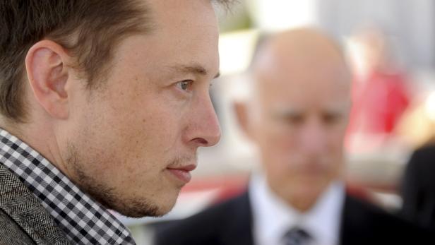 Tesla-Gründer und -CEO Elon Musk kann sich über hohes Vertrauen der Anleger freuen, muss die ehrgeizigen Versprechen über die Massenfertigung nun aber auch einhalten