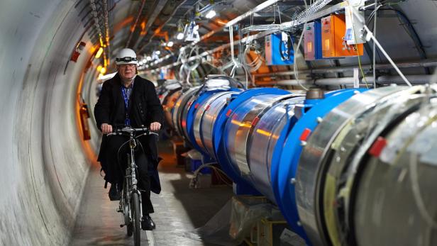 Zwei Jahre lang konnte der polnische Physiker Andrzej Siemko am Teilchenbeschleuniger LHC seine Runden drehen. Im Frühling 2015 geht’s wieder los