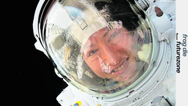 NASA-Astronautin Christina Koch bei einem Weltraumspaziergang im Raumanzug