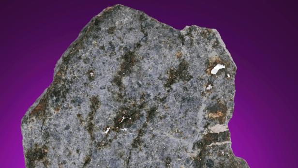 Ausschnitt des Bruchstücks vom Ensisheim-Meteoriten, das versteigert wird