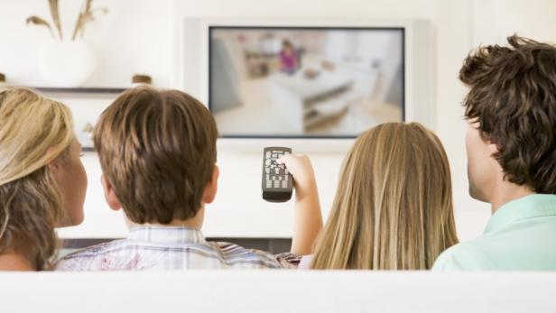 Viele wollen sich nicht mehr dem linearen Prinzip des Fernsehens unterwerfen und geben nun Video-on-Demand-Diensten wie Netflix den Vorzug