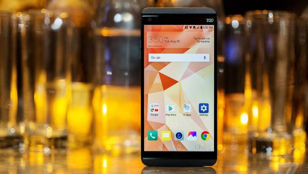 Das LG V20 ist das erste Smartphone mit Android 7.0 aka Nougat.