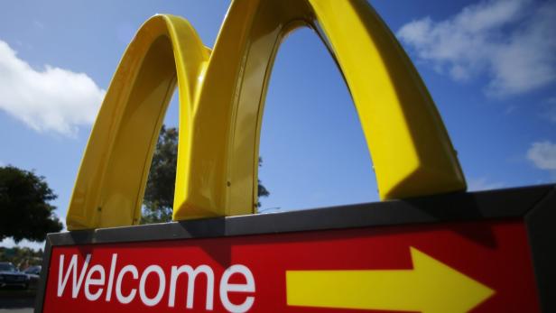 McDonald&#039;s versicherte, den Vorwürfen nachzugehen. Dem Konzern und den selbstständigen Betreibern der Restaurants liege das Wohlergehen und die faire Behandlung der Mitarbeiter am Herzen.
