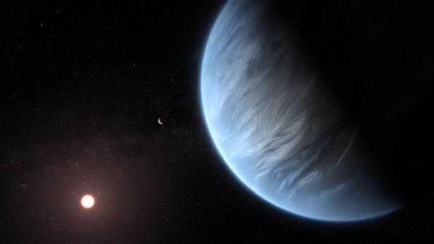 Symbolic picture: Newly discovered exoplanet resembles Neptune