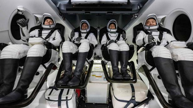 Symbolbild: Raumfahrer*innen in einem SpaceX Crew Dragon