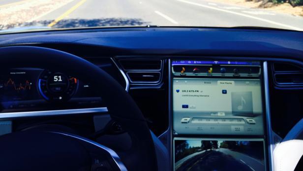 Tesla S P85 - in 4,4 Sekunden auf 100 km/h - bei Null Emission