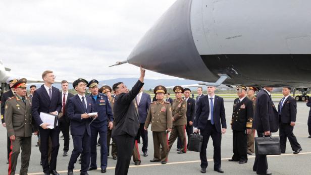 Kim Jong-un besichtigt russische Hyperschallrakete Kinzhal