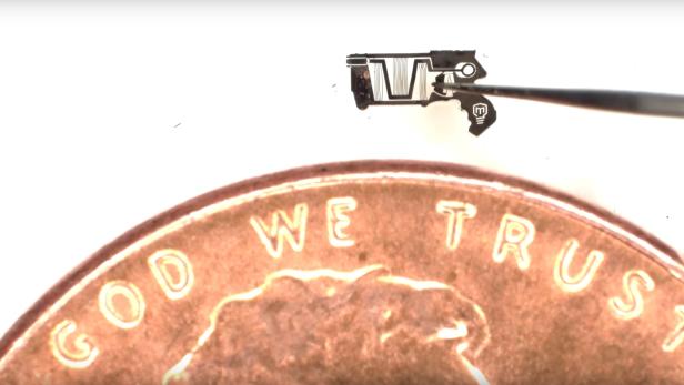 Die kleinste Nerf-Gun der Welt, gebaut von YouTuber Mark Rober
