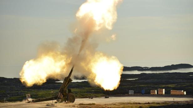 Artillerie-Granate mit Düsentriebwerk stellt Rekord auf