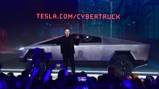 FILES-US-AUTOMOBILE-TESLA-TRUCK