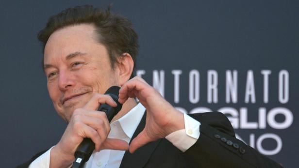 Elon Musk soll mit Kritiker*innen im eigenen Unternehmen nicht zurecht kommen.