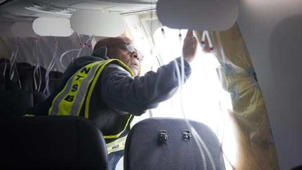 Alaska Airlines Boeing 737-9 MAX investigation 