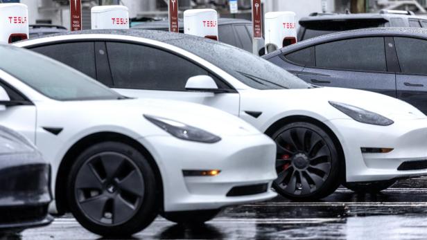 Viele Tesla-Autos lassen sich nicht mehr aufladen.