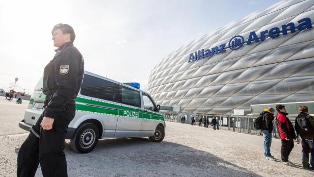 Die Münchner Polizei denkt darüber danach einen eigenen Messenger-Dienst für seine Beamten zu testen