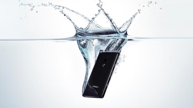 Smartphones können bei Meizu künftig baden gehen.