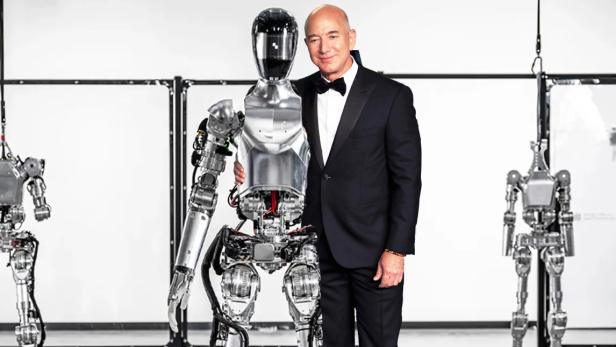 Fotomontage mit Jeff Bezos im Smoking, der einen Figure 01 Roboter umarmt