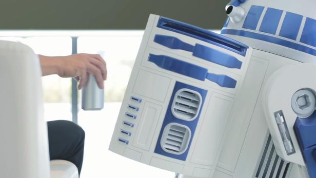 Der R2-D2-Kühlschrank kann per Fernbedienung gesteuert werden