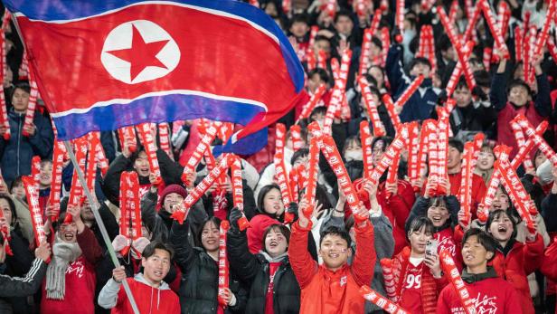 Symbolbild: Nordkoreanische Fußballfans