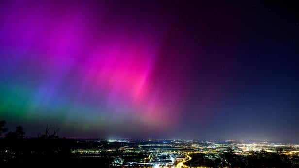 Polarlichter über Wien im Mai.