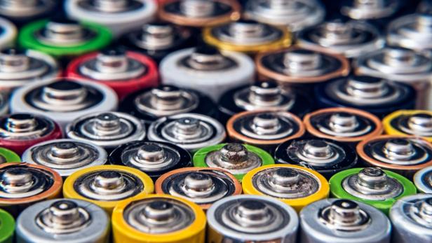 Revolutionäre Batterie kann schneller und öfter geladen werden (Symbolbild)