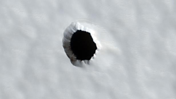 Das mysteriöse Loch auf dem Mars.