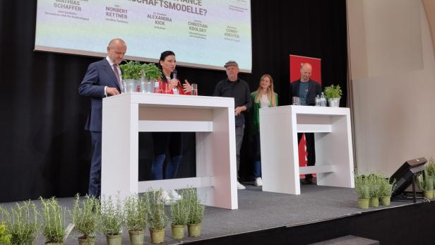 Norbert Kettner, Moderatorin Conny Kreuter, Mathias Schaffer, Alexandra Kick und Christian Kdolsky.