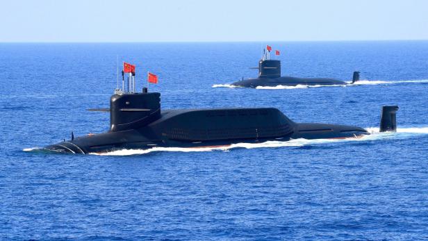 Das atomgetriebene ballistische Raketen-U-Boot Typ 094A war während einer Militärdemonstration im Südchinesischen Meer zu sehen. Das atomgetriebene ballistische Raketen-U-Boot Typ 094A war während einer Militärdemonstration im Südchinesischen Meer zu sehen.