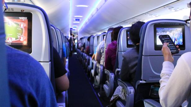 Fake-WLAN in Flugzeugen stiehlt Daten von Passagieren