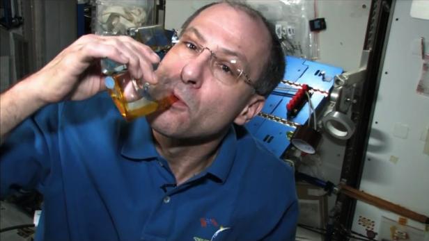 Wie in Dune: Astronauten sollen eigenen Urin trinken (Symbolbild)