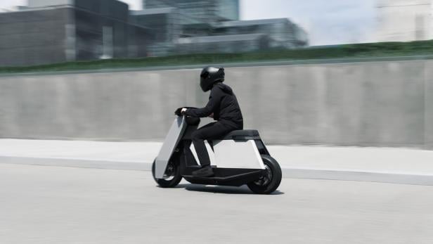 P1 Scooter von Infinite Machine