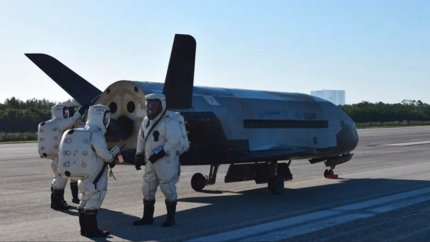 Es gibt derzeit keine Fotos von dem chinesischen Raumschiff. Im Bild ist die Boeing X-37B, die dem chinesischen Raumflugzeug ähneln könnte.