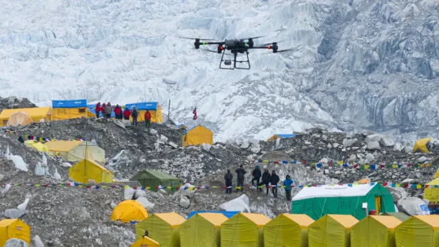 Ein Test mit Drohnen am Mount Everest wurde bereits durchgeführt.