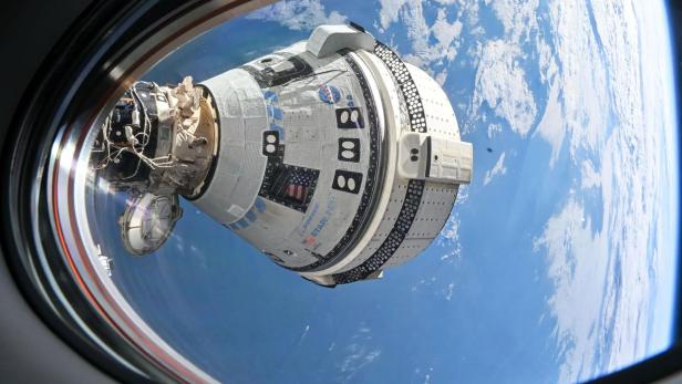 Boeings Starliner dockt an der ISS