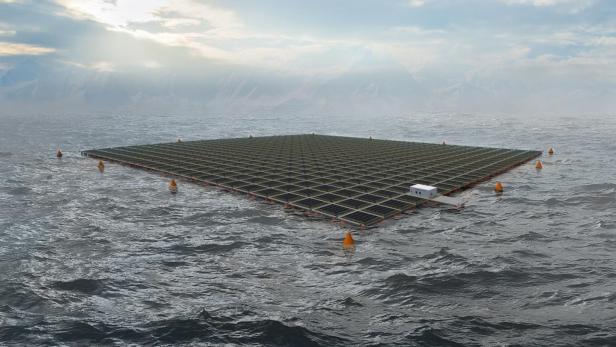 Die Solarpaneele aus Norwegen schwimmen im Meer.