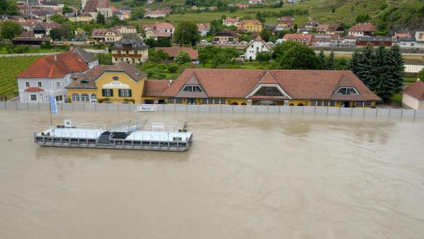 Diese Karte zeigt die aktuellen Pegelstände inklusive Prognosen (im Bild: Donauhochwasser in Spitz in Niederösterreich im Juni 2013)