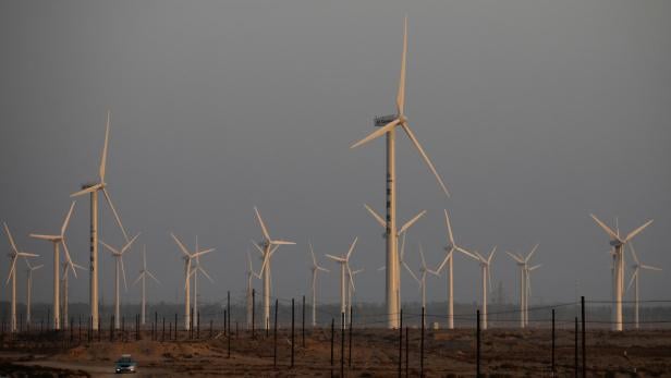 In der Gegend macht eine traditionsreiche Kohleindustrie dem Windpark Gansu Konkurrenz.