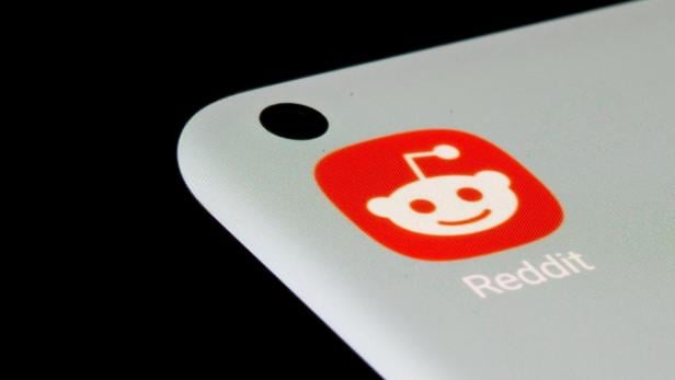 FILE PHOTO: FILE PHOTO: Reddit app is seen on a smartphone in this illustration