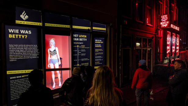 Dutch police use hologram to try to solve 2009 murder of sex worker in Amsterdam