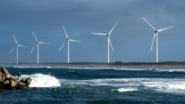 Symbolbild: Windräder in Japan