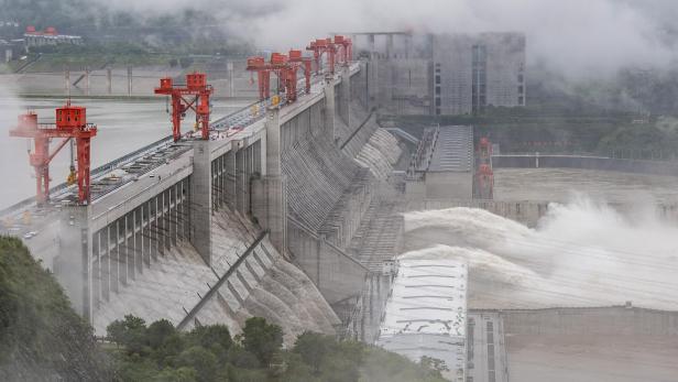 Mega-Bauwerke lassen die Erde langsamer drehen (Drei-Schluchten-Talsperre in China)