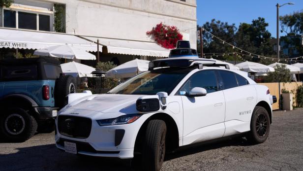 Waymo robotaxi service in Los Angeles, CA