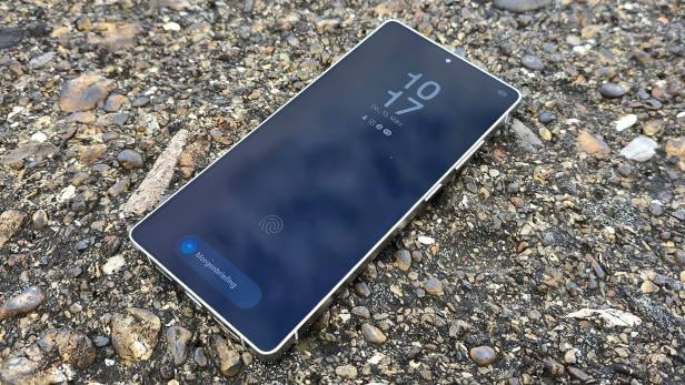 Laut Leak soll sich zwischen Galaxy S25 Ultra (am Bild) und dem Nachfolgemodell designmäßig nicht so viel ändern. Galaxy S25 Ultra