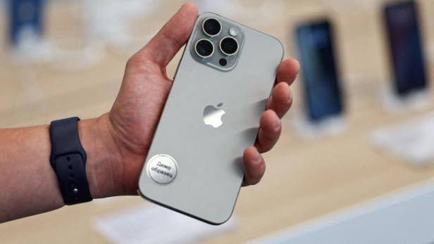 FILE PHOTO: Apple iPhone 16 Pro Max is displayed in a store in Moscow iPhone 16 Pro Max